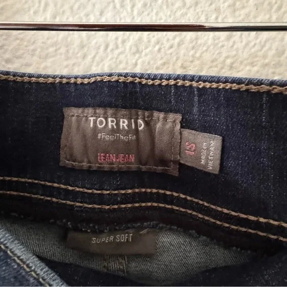 Torrid Mid Rise Lean Jean Pull On Super Soft Cozycore 1S 1X Casual Y2K - Picture 7 of 11